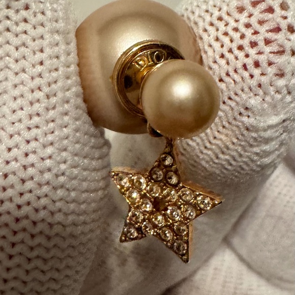 Christian Dior Custom Jewelery Pearls Stud Earrings - Picture 5 of 6